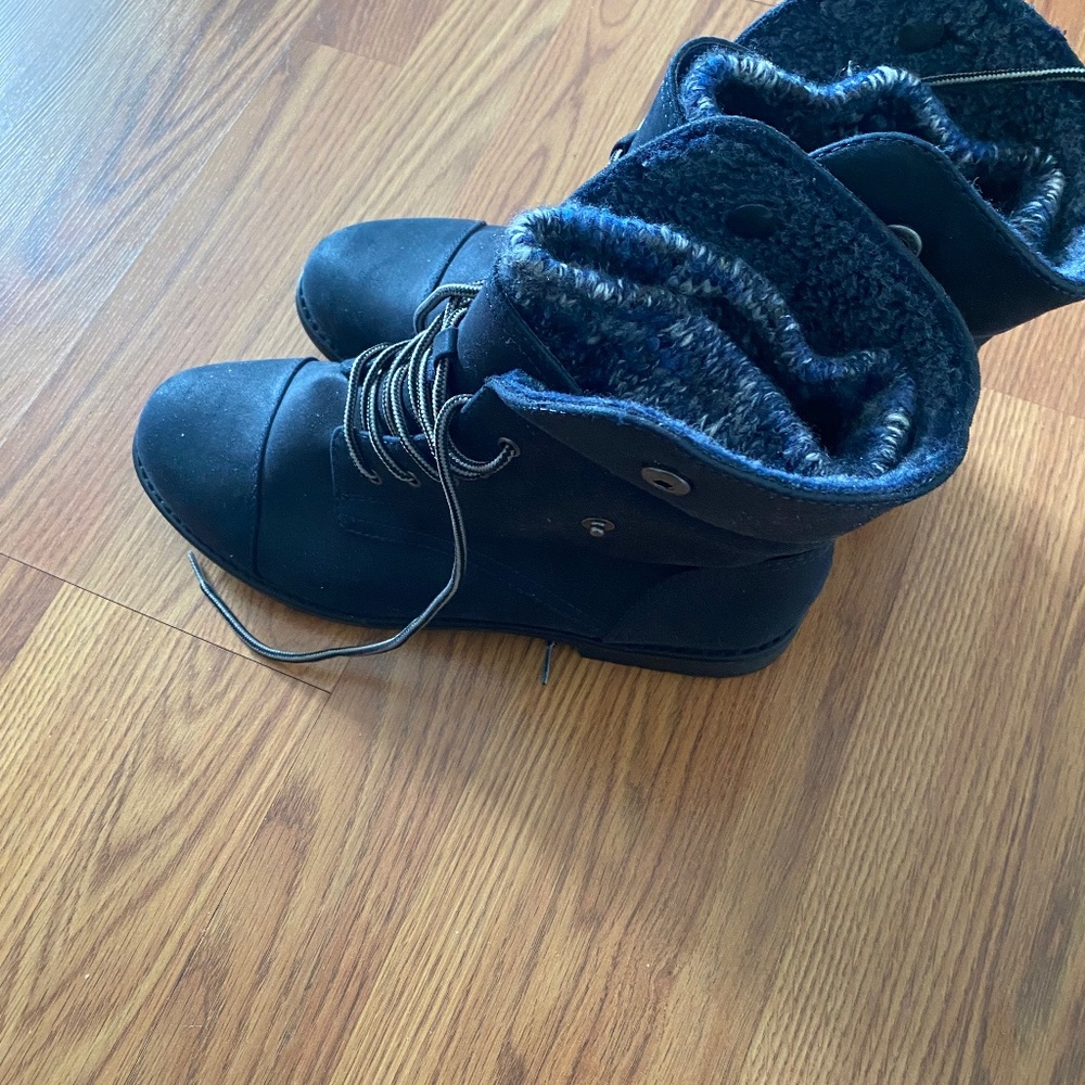 Short boots